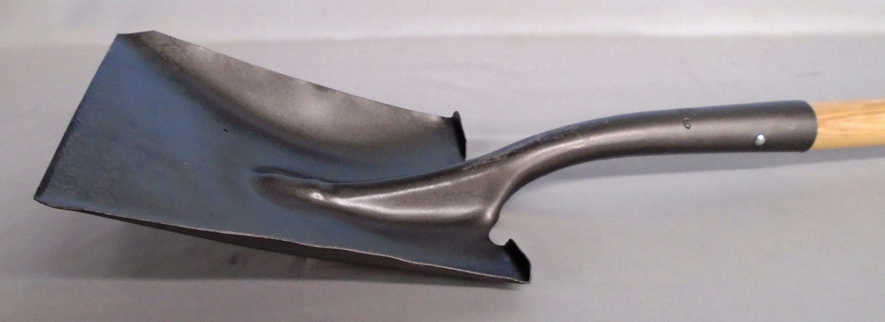 Union Tools DHandle SquarePoint Shovel, 39" Long, 111/2" x 91/4